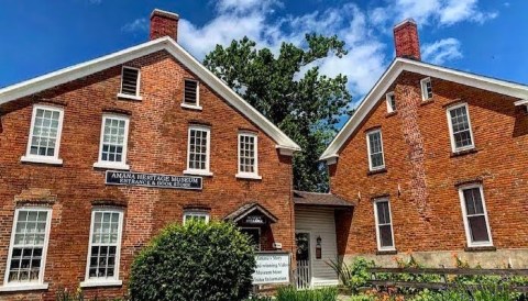 The Apple Festival At The Amana Colonies In Iowa Where You'll Have Loads Of Delicious Fun