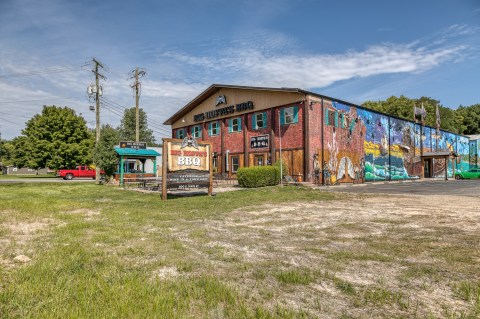 Some Of The Most Mouthwatering BBQ In Indiana Is Served At This Unassuming Local Gem