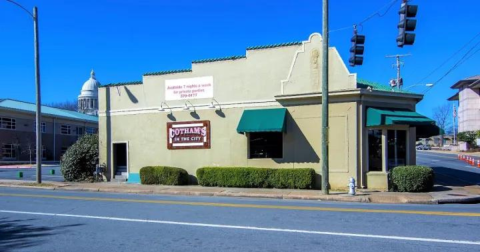 Countless Celebrities Have Loved This Iconic Arkansas Restaurant For Decades