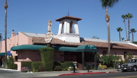 The Unique Restaurant In Southern California Where Every Order Comes With Free Pecan Pralines