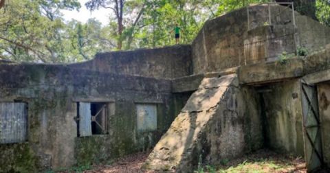 The Creepiest Hike In South Carolina Takes You Through The Ruins Of An Abandoned Fort