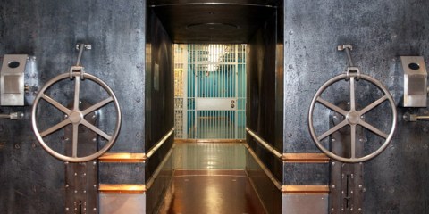 This Vault In New York Holds An Almost Unbelievable Amount Of Gold