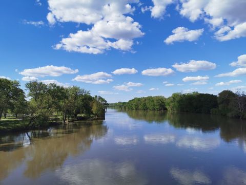 The Marvelous 13-Mile Trail In Indiana That Leads Adventurers To Little-Known River Views