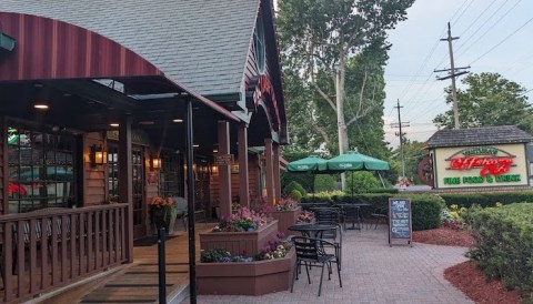 The Unique Restaurant In New Jersey Where Every Order Comes With Free Pizza Bread