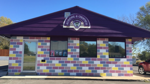 It Should Be Illegal To Drive Through Collinsville, Oklahoma Without Stopping At Scoops & Grinds