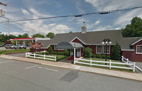 This Rustic Barn Restaurant In Virginia Serves Up Heaping Helpings Of Delicious Cooking