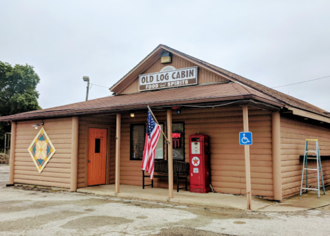 The Old Log Cabin Restaurant In Illinois Serves Up Heaping Helpings Of Country Cooking