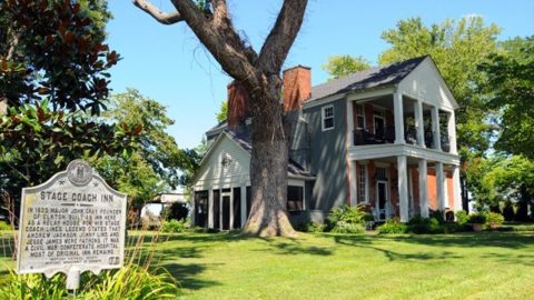 Built In 1833, The Stagecoach Inn Is A Historic B&B In Kentucky That Was Once A Stop Along The Trail Of Tears