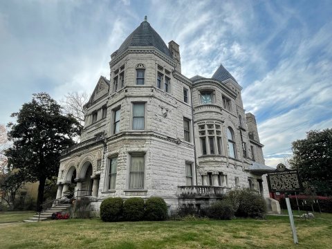 Explore The Haunts And Hauntings Of Old Louisville In Broad Daylight On This Only-In-Kentucky Tour