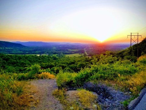 The Magnificent Overlook In Arkansas That’s Worthy Of A Little Adventure