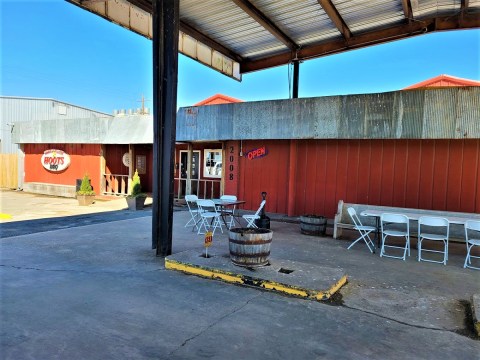 This Rustic Barn Restaurant In Arkansas Serves Up Heaping Helpings Of Country Cooking