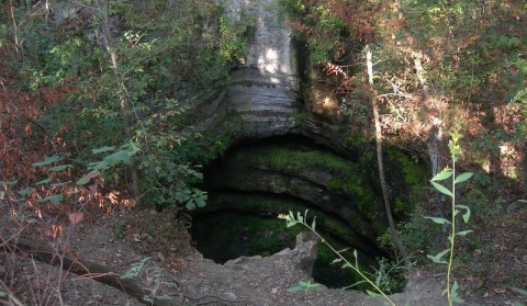 You'd Never Know One Of The Most Incredible Natural Wonders In Alabama Is Hiding In This Tiny Town