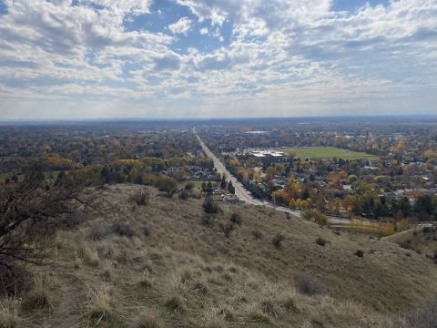 The Marvelous 1.8-Mile Loop Trail In Idaho Leads Adventurers To Little-Known City Views