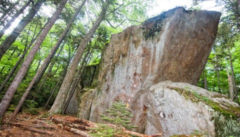 A Bit Of An Unexpected Natural Wonder, Few People Know There Are House-Sized Boulders Hiding In New Hampshire