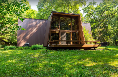 There's A Mid-Century Masterpiece VRBO In STATE And It's Just Like Spending A Night In the 1960s