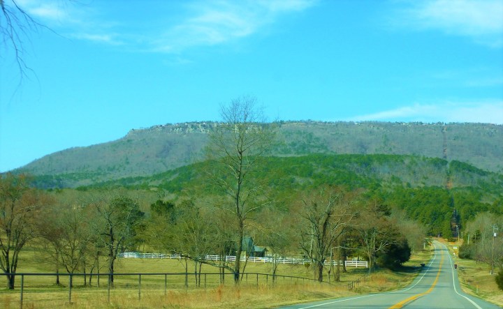 scenic drive through Mount Nebo