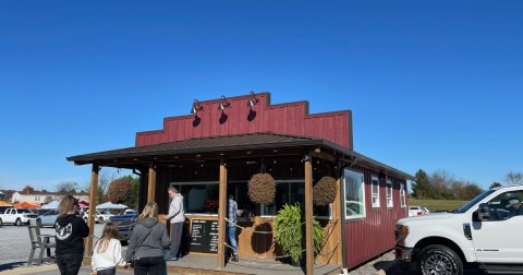 People Are Going Wild Over The Handmade Donuts At This Small Tennessee Stand