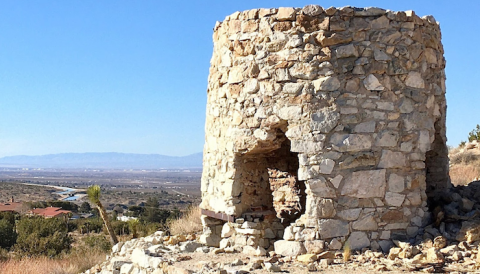 Most People Don’t Know About These Strange Ruins In Southern California