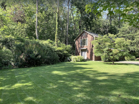 This Charming Waterfront Cottage In Connecticut Is The Perfect Place For A Relaxing Getaway