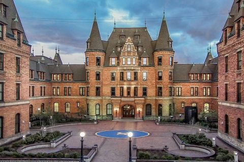 Once Abandoned And Left To Decay, Stadium High School In Washington Has Been Restored To Its Former Glory