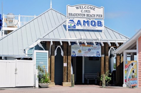 Head To The Bradenton Beach Pier In Florida To Visit Anna Maria Oyster Bar