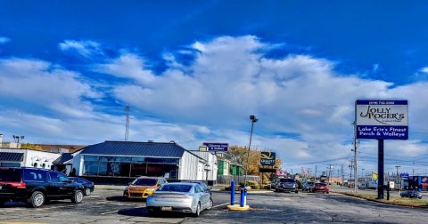 Enjoy The Freshest Lake Erie Perch At This One-Of-A-Kind Seafood Restaurant In Ohio