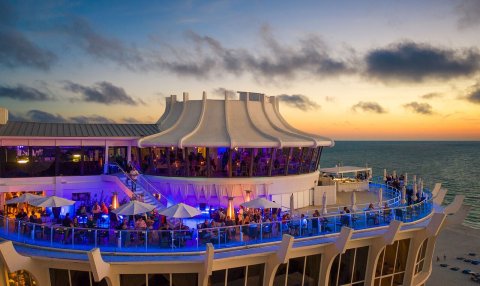 Dine With 360-Degree Views Of The Gulf At This Award-Winning Restaurant In Florida