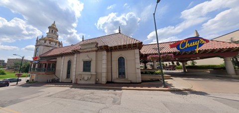 There's A Mexican Restaurant In Missouri, And It's One Of The Quirkiest Places You'll Ever Go