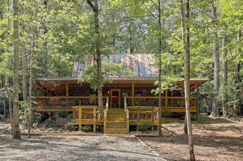 This Hidden Cabin In Georgia Is Full Of Charm And Perfect For An Escape Into Nature