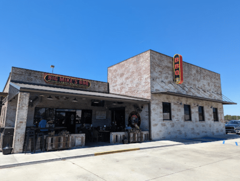 Chow Down At Big Mike’s, A Delicious BBQ Restaurant In Louisiana