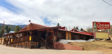 Grab Some Homecooked Food And Rent A Kayak At This Awesome Spot In Colorado