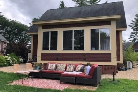 This Charming Beach And Pond Cottage In Massachusetts Is The Perfect Place For A Relaxing Getaway