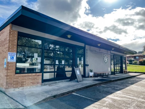 Folks Are Willing To Stand In Line For Fresh Bagels At This New Shop In Gig Harbor, Washington