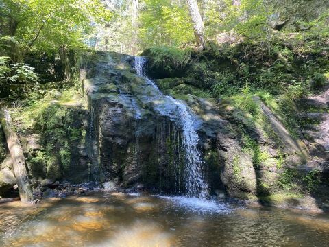 The Nonnewaug Falls Trail In Connecticut Leads You Straight To A Beautiful Waterfall