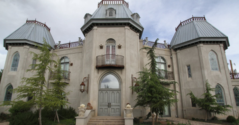 There's A Castle In New Mexico That's Also A Turquoise Museum And It's A Gem-Lover's Happy Place