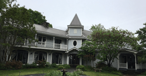 There's A Bed & Breakfast Hidden On A 70-Acre Pasture In Arkansas That Feels Like Heaven