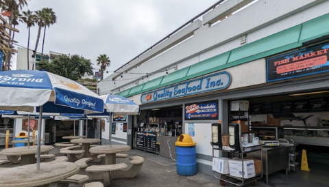 Enjoy The Freshest Pacific Crab At This One-Of-A-Kind Seafood Restaurant In Southern California