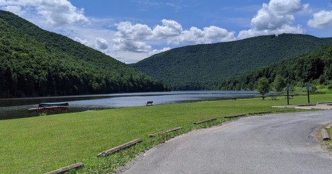 This Scenic Drive Runs Straight Through Several Of Pennsylvania's State Parks And It's A Breathtaking Journey