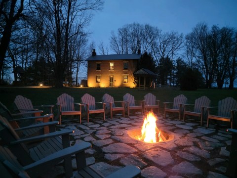 There's A Bed & Breakfast Hidden On 142-Acres Of Farmland In Ohio That Feels Like Heaven