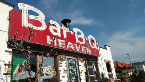 There's A Place In Indiana Called Bar BQ Heaven And It's Exactly What It Sounds Like