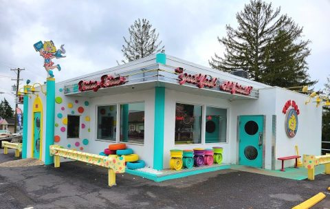 The 9-Pound Sundae At This West Virginia Diner Is An Ice Cream Lover's Dream