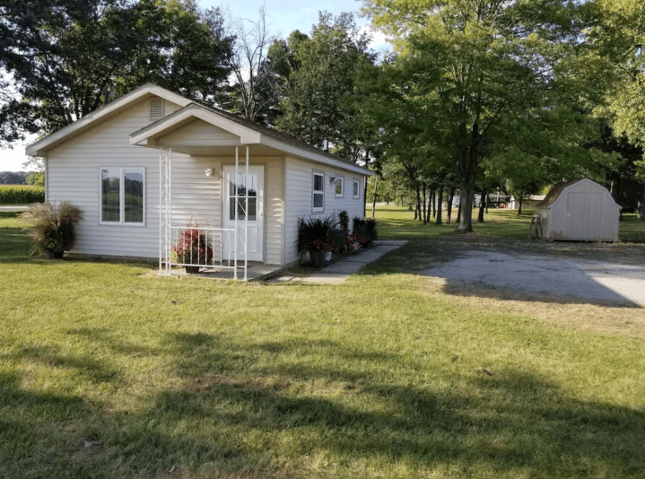 vacation home rental in Shelbyville Illinois