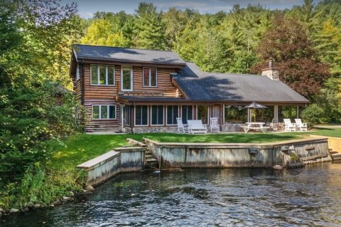 This Riverfront Retreat In Michigan Is The Best Place To Spend A Long Weekend