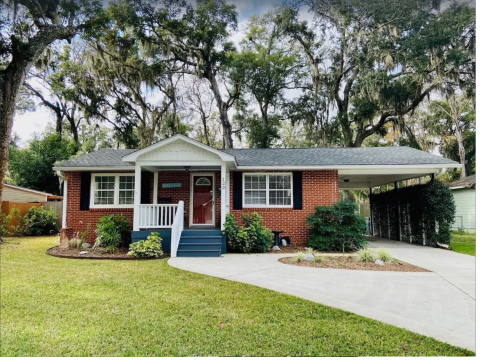 Get Away From It All At This Charming Cottage Just A Mile From The Beach In Georgia