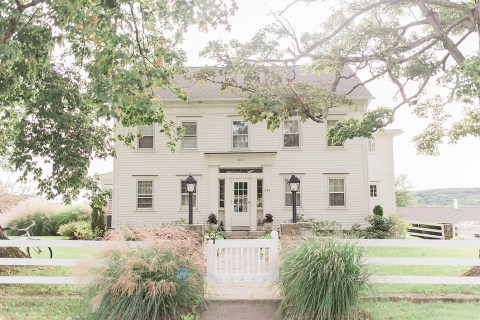 There's A Bed & Breakfast Hidden On A 600-Acre Estate In Connecticut That Feels Like Heaven