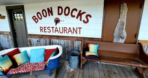 The Small Restaurant Hiding In The Middle Of A Delaware Cornfield That's So Worth The Journey