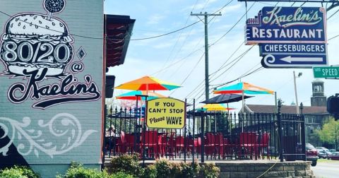 This Longstanding Burger Restaurant Was The First To Sell The Colonel's Famous Kentucky Fried Chicken