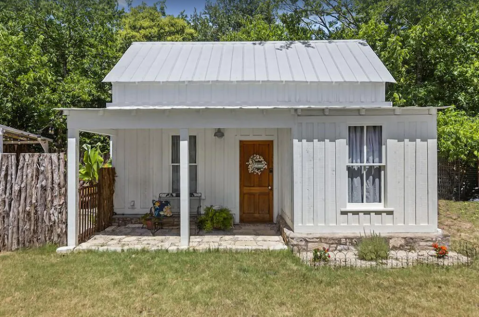 Soak In A Hot Tub Surrounded By Natural Beauty At This Epic Bungalow In Texas