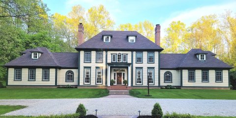 There's A Bed & Breakfast Hidden Nestled Against A Horse Farm Near Cleveland That Feels Like Heaven