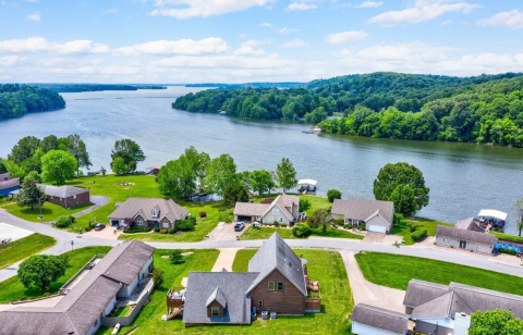 Enjoy Lake Views From A Hot Tub At My Happy Place In Kentucky